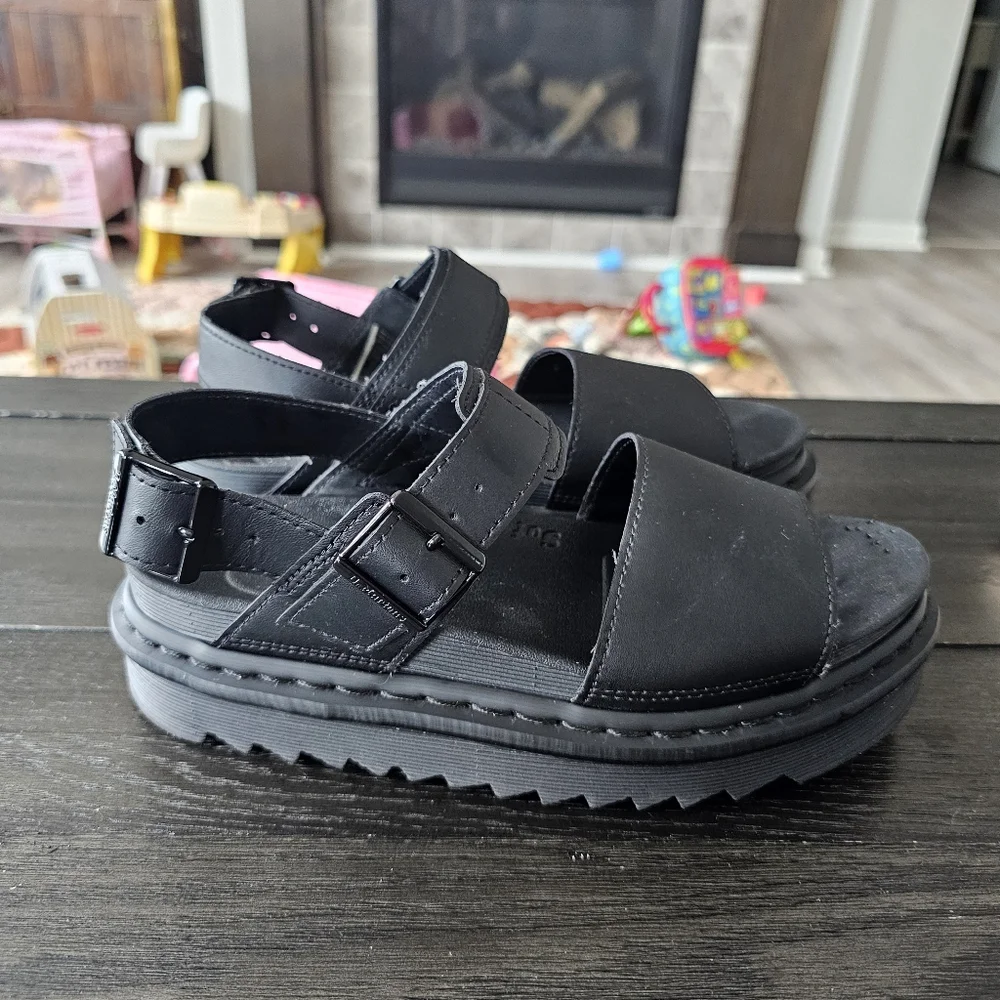 Dr. Martens Voss Sandals - Picture 4 of 8